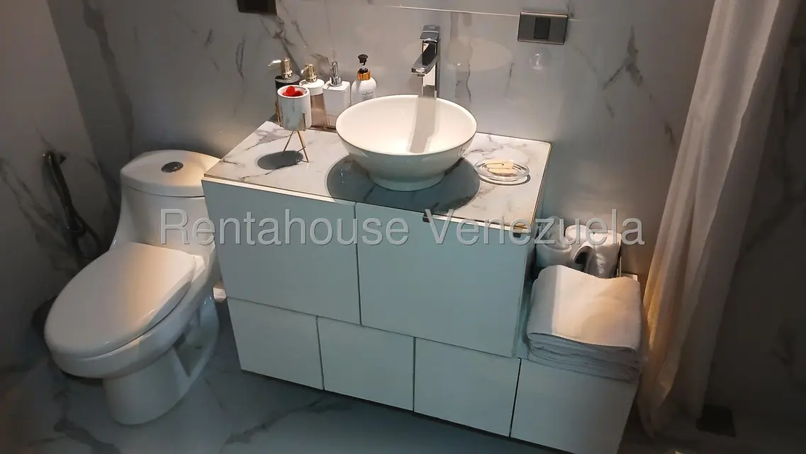 Apartamento (1 Nivel) en Alquiler en Las Esmeraldas, Distrito Metropolitano - 60