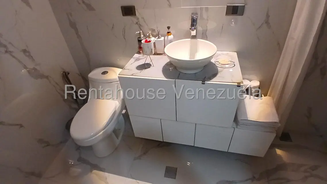 Apartamento (1 Nivel) en Alquiler en Las Esmeraldas, Distrito Metropolitano - 61