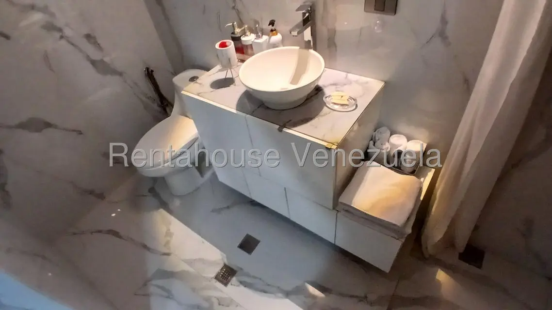 Apartamento (1 Nivel) en Alquiler en Las Esmeraldas, Distrito Metropolitano - 65