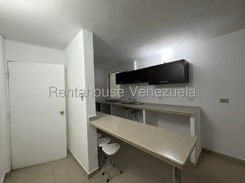 Apartamento (1 Nivel) en Alquiler en Conjunto Residencial Los Angeles, Aragua - 14