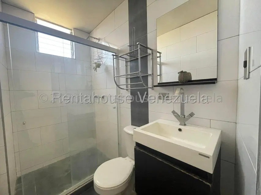 Apartamento (1 Nivel) en Alquiler en Conjunto Residencial Los Angeles, Aragua - 15