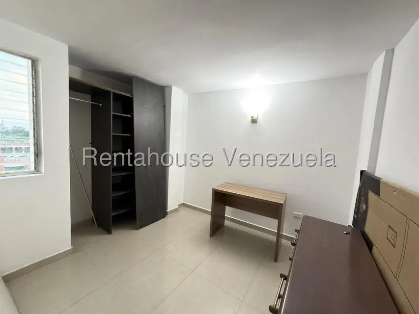 Apartamento (1 Nivel) en Alquiler en Conjunto Residencial Los Angeles, Aragua - 8
