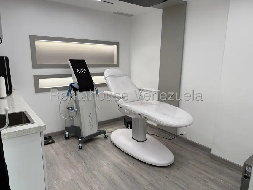 Comercial (Local Comercial) en Venta en Santa Sofia, Distrito Metropolitano - 2