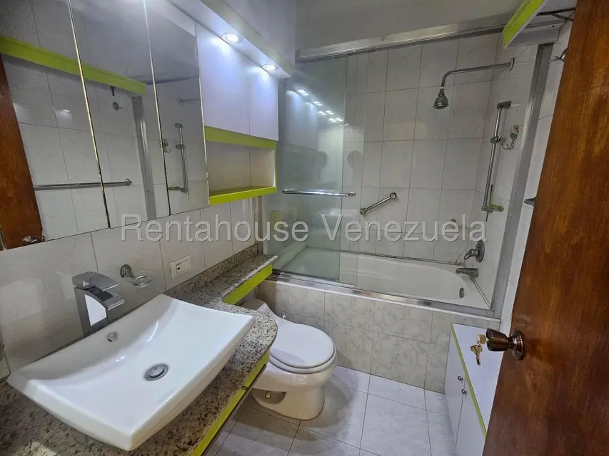 Apartamento (1 Nivel) en Alquiler en Escampadero, Distrito Metropolitano - 18