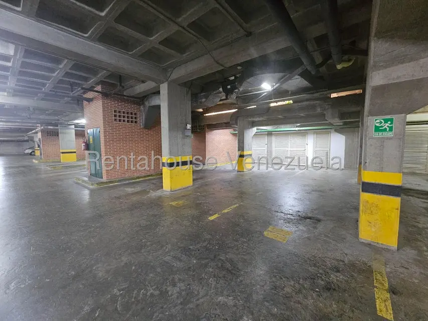 Apartamento (1 Nivel) en Alquiler en Escampadero, Distrito Metropolitano - 23