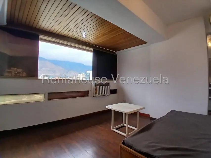 Apartamento (1 Nivel) en Alquiler en La Carlota, Distrito Metropolitano - 14