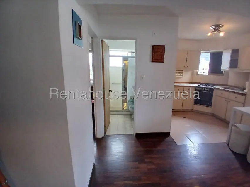 Apartamento (1 Nivel) en Alquiler en La Carlota, Distrito Metropolitano - 16
