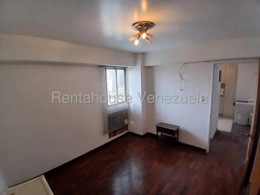 Apartamento (1 Nivel) en Alquiler en La Carlota, Distrito Metropolitano - 18