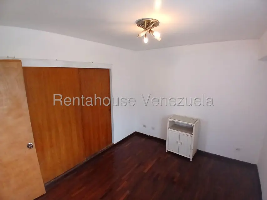 Apartamento (1 Nivel) en Alquiler en La Carlota, Distrito Metropolitano - 19
