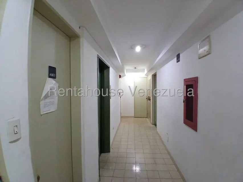 Apartamento (1 Nivel) en Alquiler en La Carlota, Distrito Metropolitano - 3