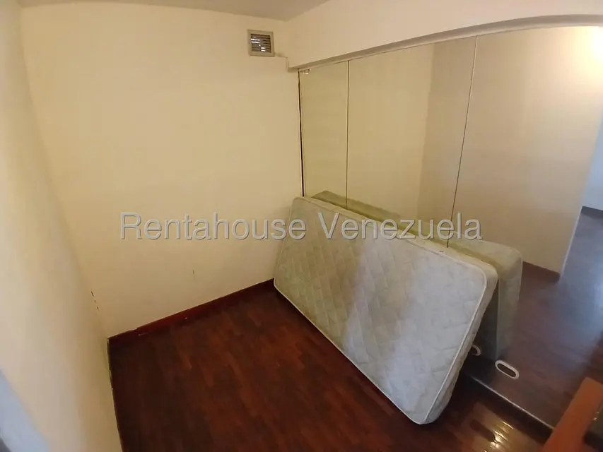 Apartamento (1 Nivel) en Alquiler en La Carlota, Distrito Metropolitano - 21