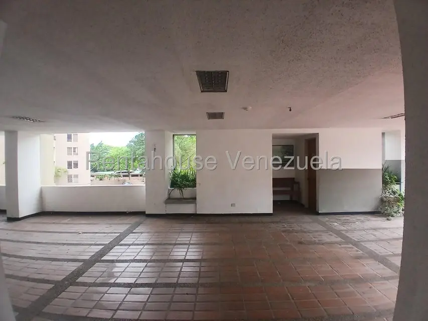 Apartamento (1 Nivel) en Alquiler en La Carlota, Distrito Metropolitano - 23