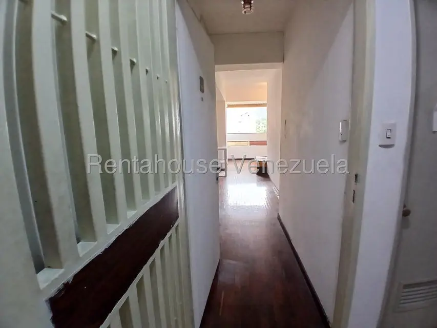 Apartamento (1 Nivel) en Alquiler en La Carlota, Distrito Metropolitano - 4