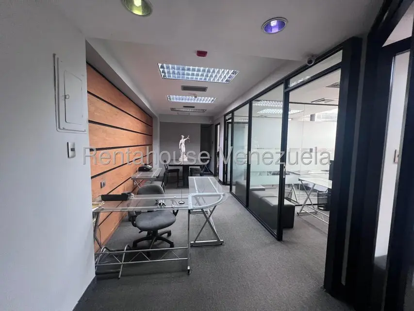Comercial (Oficina) en Alquiler en Parroquia Altagracia, Distrito Metropolitano - 2