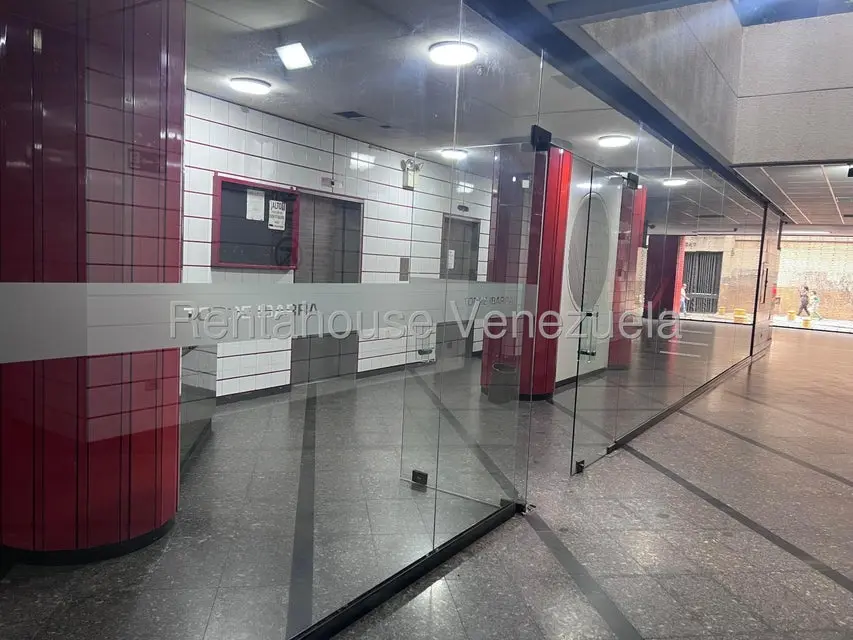 Comercial (Oficina) en Alquiler en Parroquia Altagracia, Distrito Metropolitano - 11