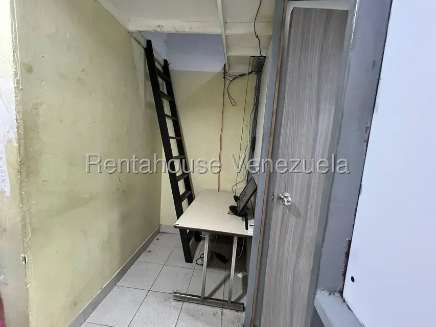 Comercial (Local Comercial) en Alquiler en Parroquia La Candelaria, Distrito Metropolitano - 15