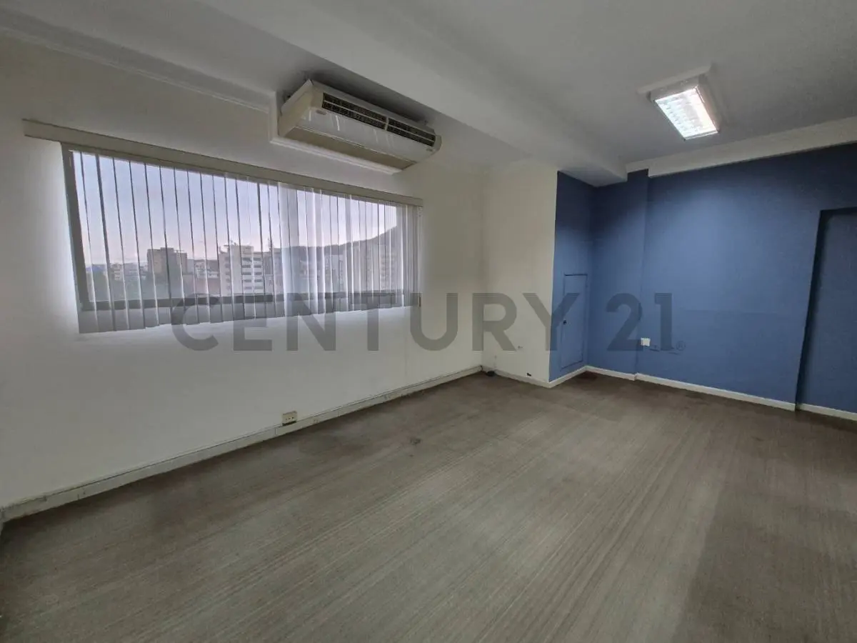 Alquiler Oficina en el Centro Comercial Cristal Plaza - 2