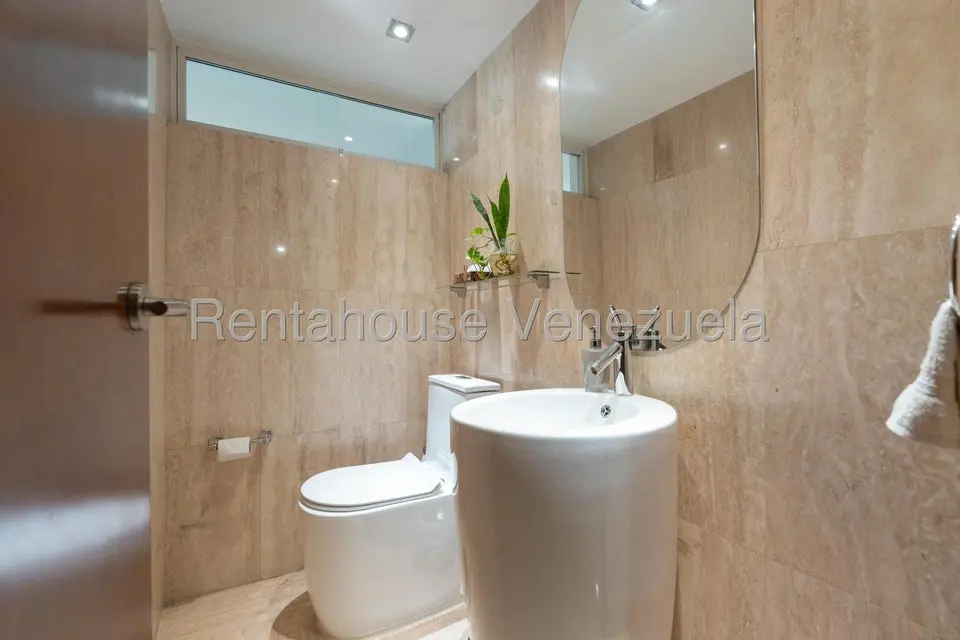 Casa (1 Nivel) en Venta en San Roman, Distrito Metropolitano - 33