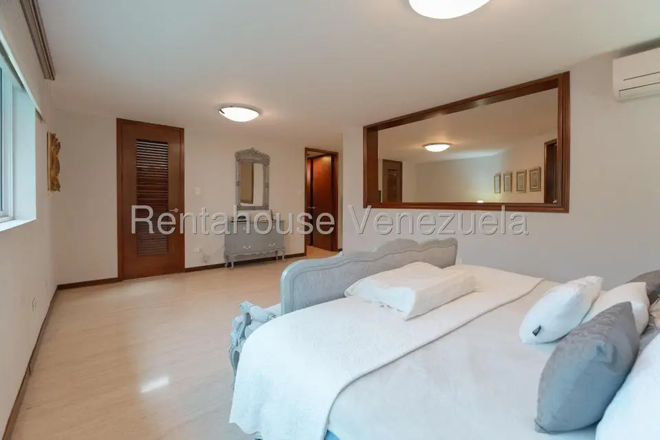 Casa (1 Nivel) en Venta en San Roman, Distrito Metropolitano - 36