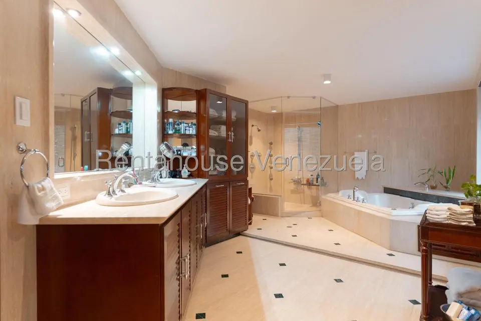 Casa (1 Nivel) en Venta en San Roman, Distrito Metropolitano - 38