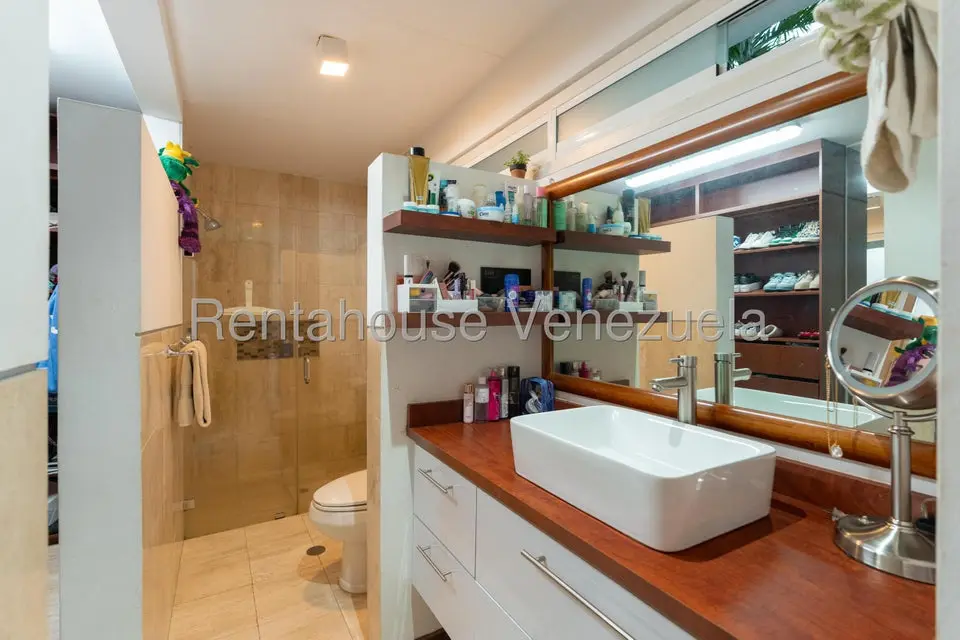 Casa (1 Nivel) en Venta en San Roman, Distrito Metropolitano - 50