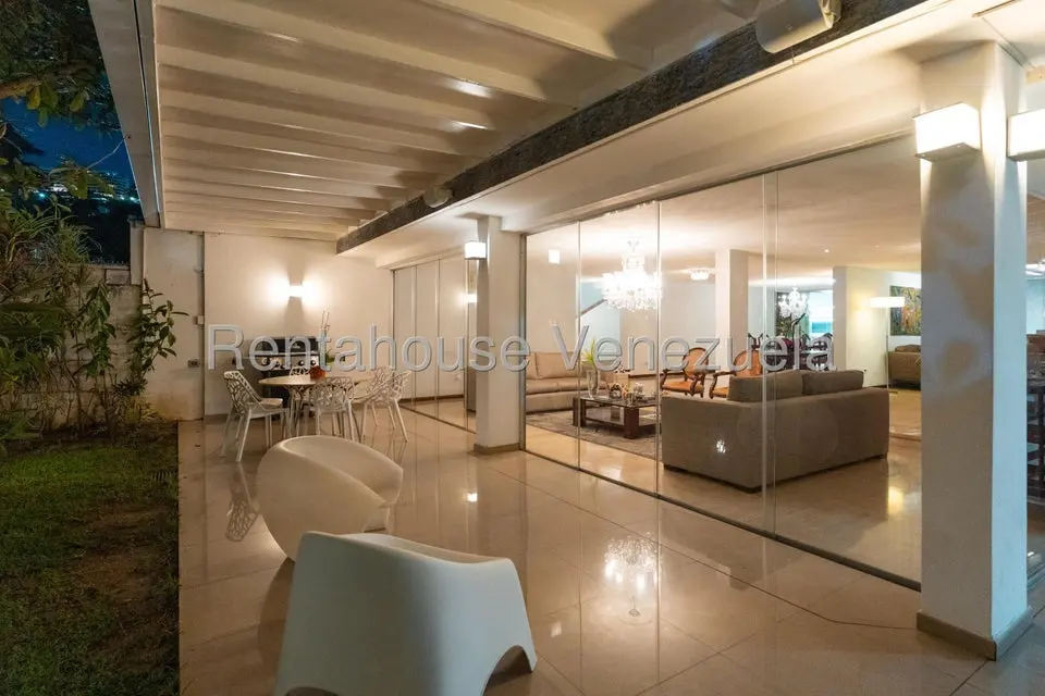 Casa (1 Nivel) en Venta en San Roman, Distrito Metropolitano - 55