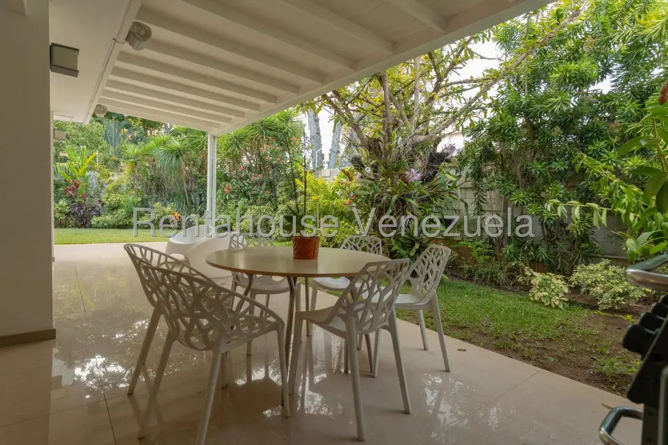 Casa (1 Nivel) en Venta en San Roman, Distrito Metropolitano - 66