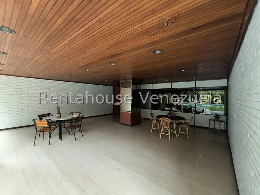 Apartamento (1 Nivel) en Alquiler en Altamira, Distrito Metropolitano - 2