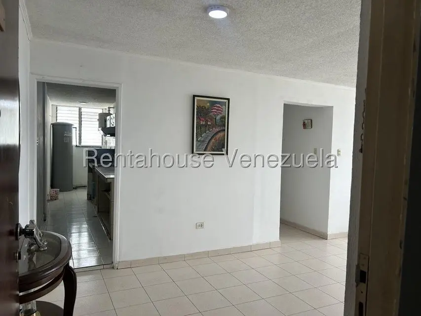 Apartamento (1 Nivel) en Alquiler en Zona Oeste, Lara - 2