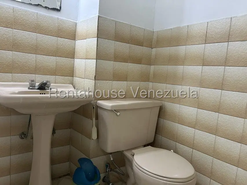 Apartamento (1 Nivel) en Alquiler en Zona Oeste, Lara - 11