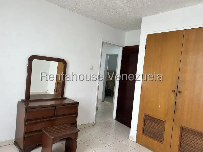 Apartamento (1 Nivel) en Alquiler en Zona Oeste, Lara - 14