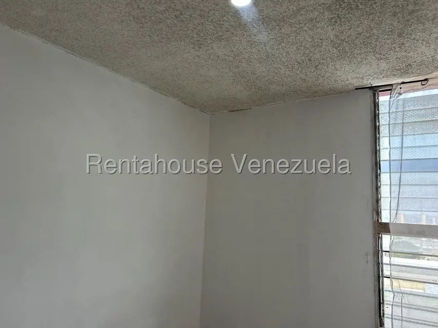 Apartamento (1 Nivel) en Alquiler en Zona Oeste, Lara - 15