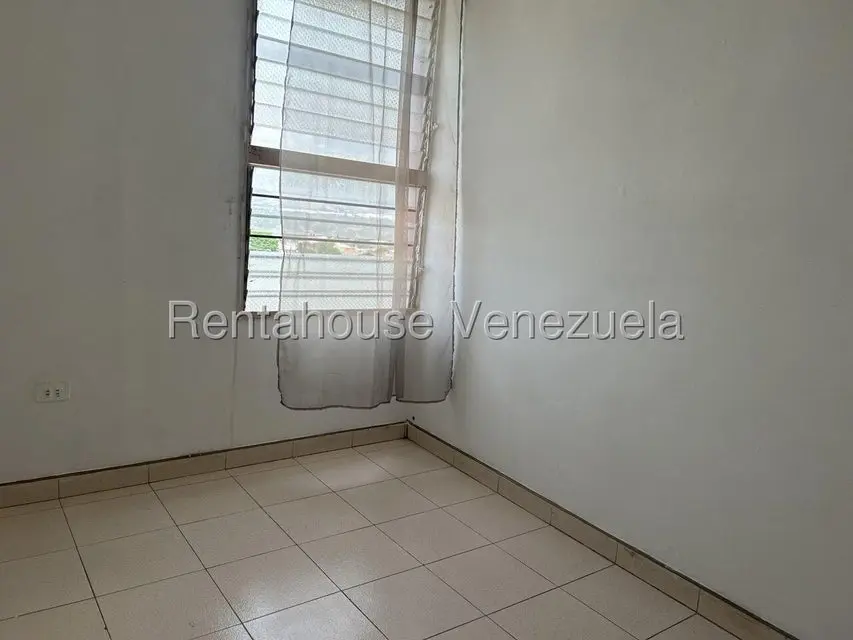 Apartamento (1 Nivel) en Alquiler en Zona Oeste, Lara - 17