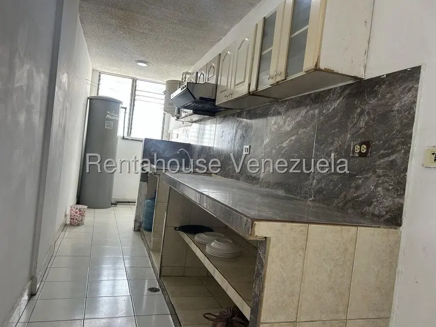 Apartamento (1 Nivel) en Alquiler en Zona Oeste, Lara - 8