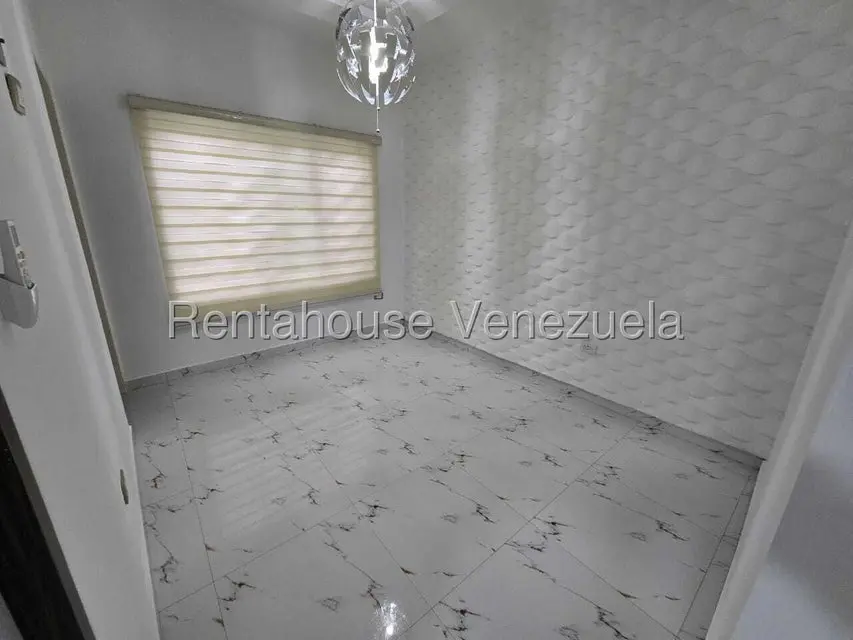Apartamento (1 Nivel) en Venta en Colinas de Santa Monica, Distrito Metropolitano - 12