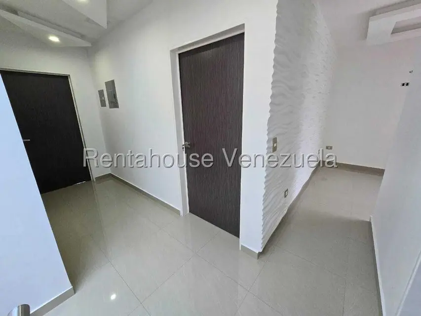 Apartamento (1 Nivel) en Venta en Colinas de Santa Monica, Distrito Metropolitano - 18