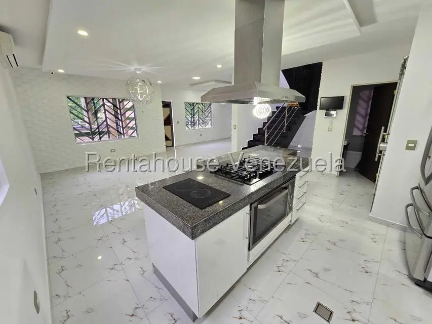 Apartamento (1 Nivel) en Venta en Colinas de Santa Monica, Distrito Metropolitano - 3