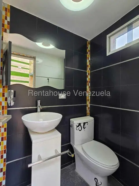 Apartamento (1 Nivel) en Venta en Colinas de Santa Monica, Distrito Metropolitano - 21