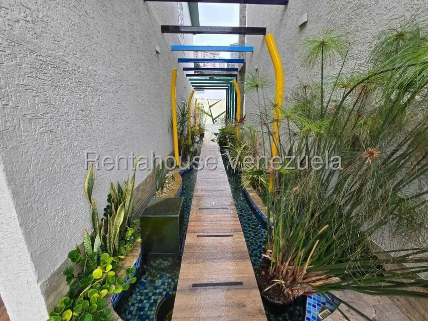 Apartamento (1 Nivel) en Venta en Colinas de Santa Monica, Distrito Metropolitano - 28