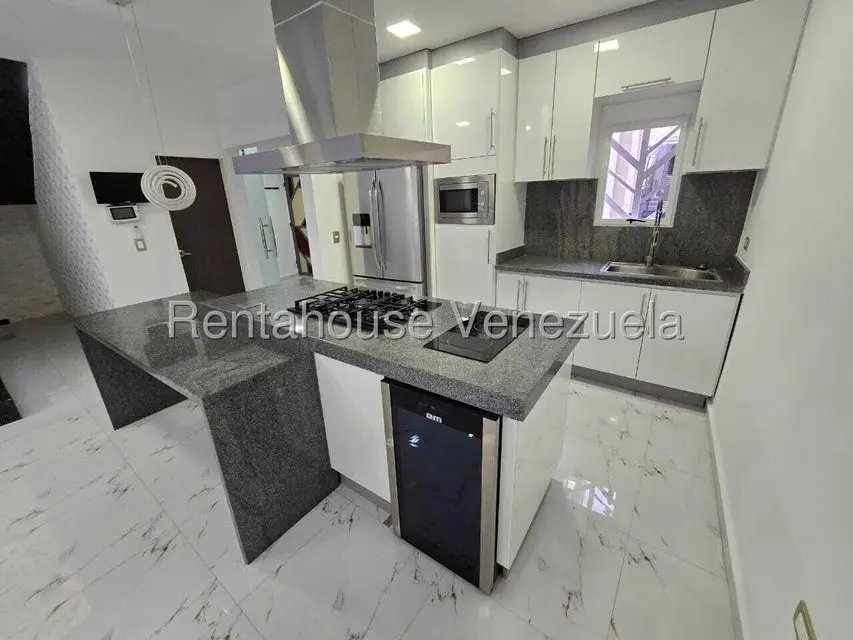 Apartamento (1 Nivel) en Venta en Colinas de Santa Monica, Distrito Metropolitano - 4