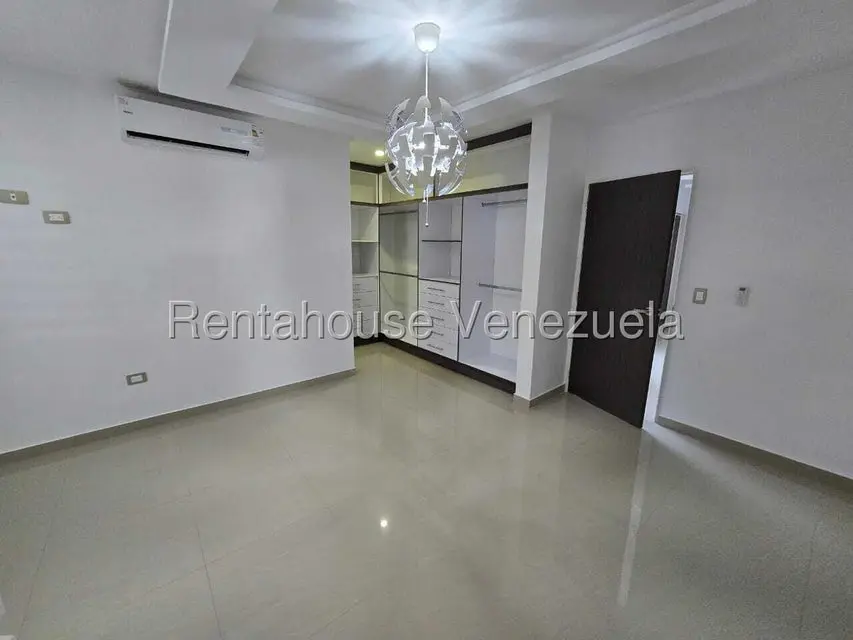 Apartamento (1 Nivel) en Venta en Colinas de Santa Monica, Distrito Metropolitano - 6