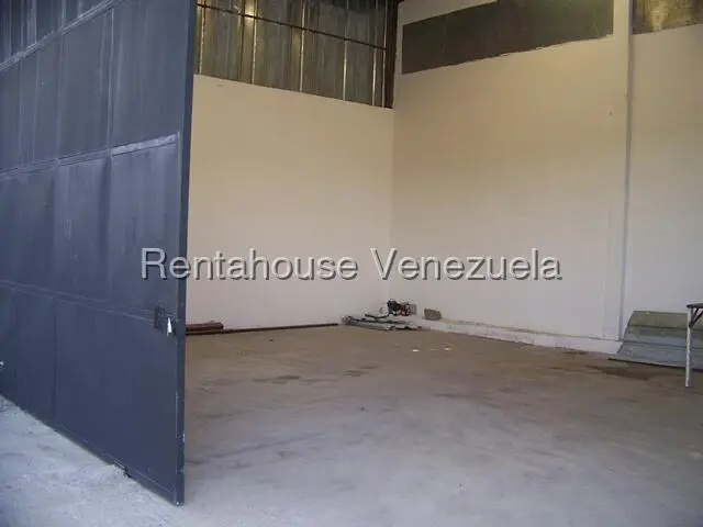 Comercial (Galpon - Deposito) en Alquiler en Vega Arriba, Miranda - 10