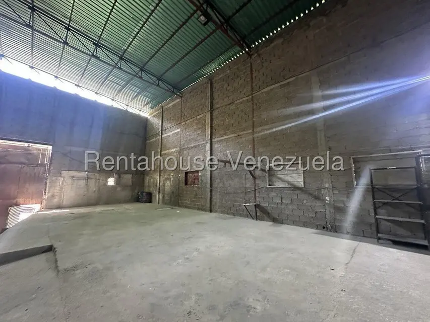 Comercial (Galpon - Deposito) en Alquiler en Turumo, Distrito Metropolitano - 10