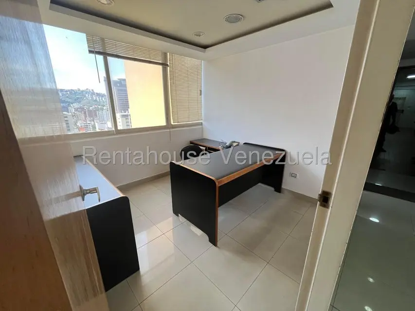 Comercial (Oficina) en Venta en La Campiña, Distrito Metropolitano - 11
