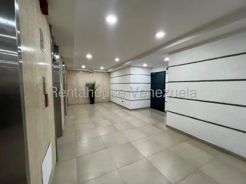 Comercial (Oficina) en Venta en La Campiña, Distrito Metropolitano - 4