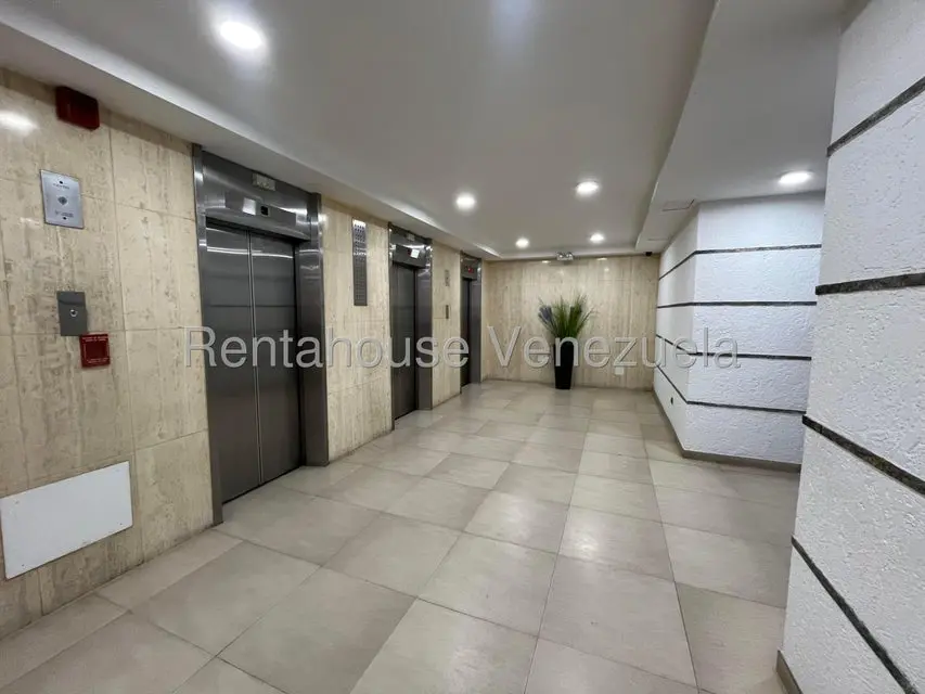 Comercial (Oficina) en Venta en La Campiña, Distrito Metropolitano - 5