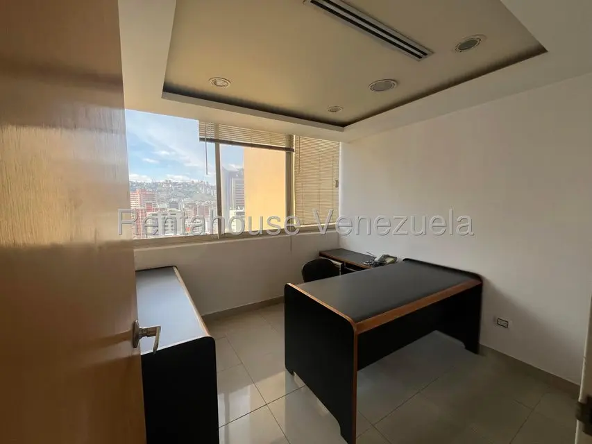Comercial (Oficina) en Venta en La Campiña, Distrito Metropolitano - 8