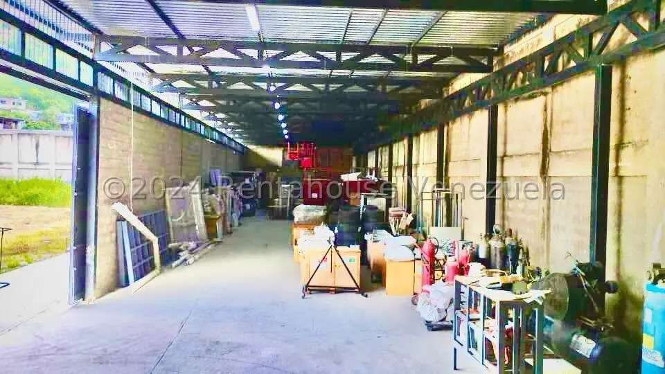 Comercial (Galpon - Deposito) en Venta en Parque Caiza, Distrito Metropolitano - 3