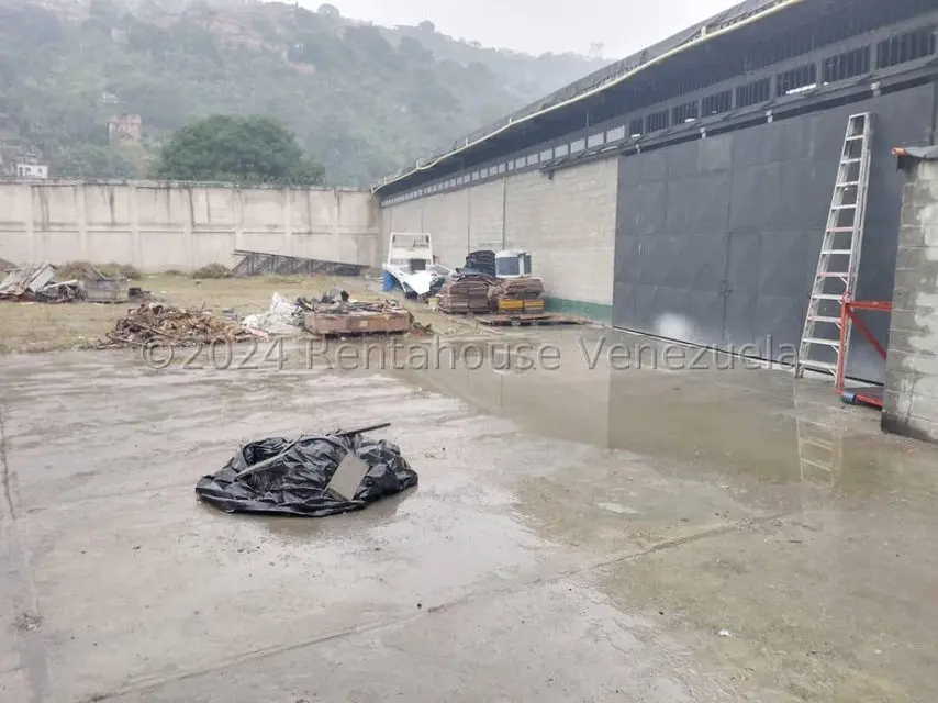 Comercial (Galpon - Deposito) en Venta en Parque Caiza, Distrito Metropolitano - 5