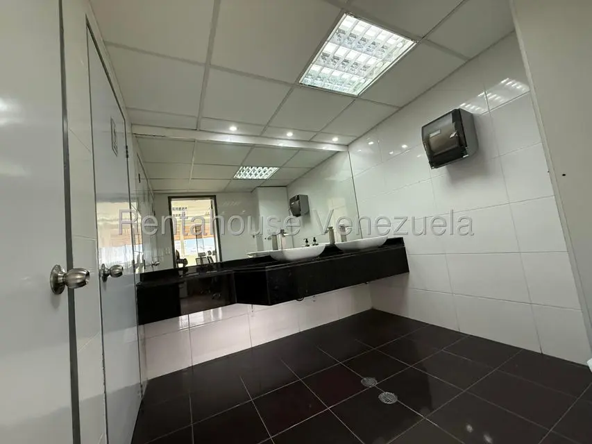 Comercial (Oficina) en Alquiler en Altamira, Distrito Metropolitano - 4